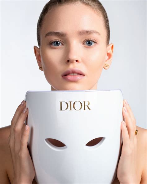 Dior Skin Light Led mask .